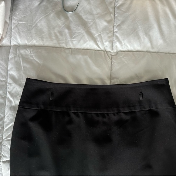 Black Liz Claiborne Skirt - Picture 5 of 6